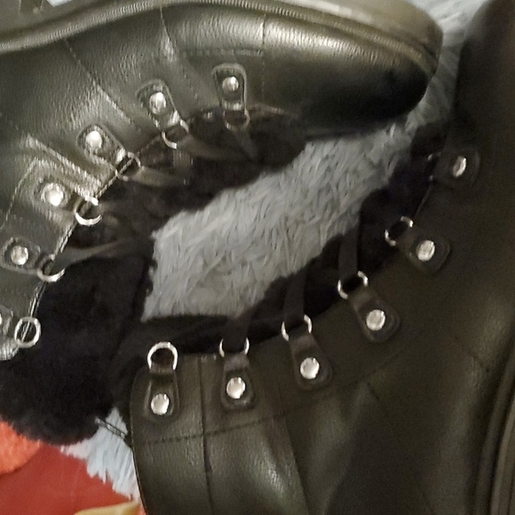 Black combat/hiking boots - Picture 2 of 3